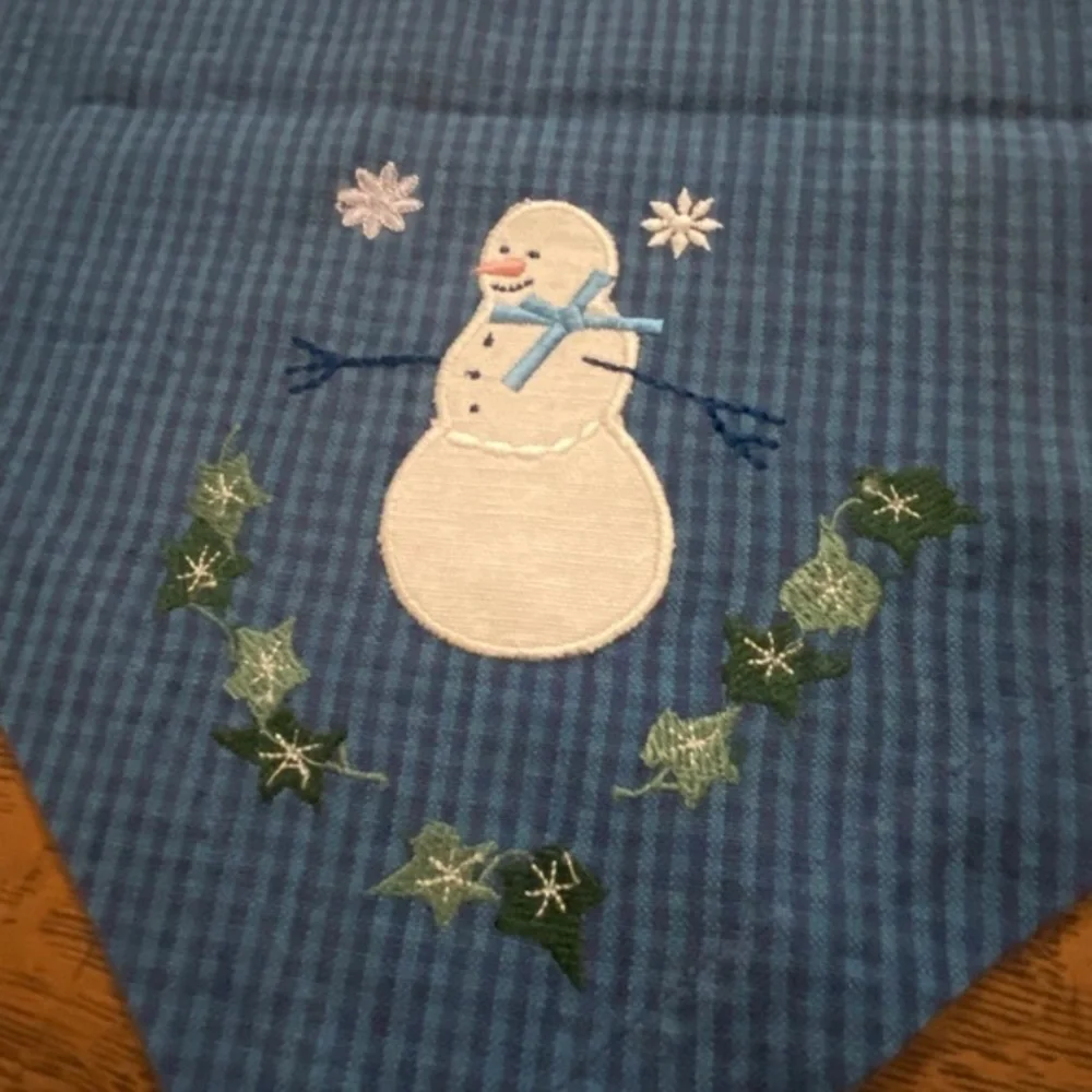 N/A snowman table